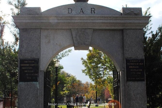 The Best of Savannah: Private Half-Day Walking Tour - Colonial Park Cemetery