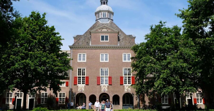 The Hague: Courtyard Walking Tour