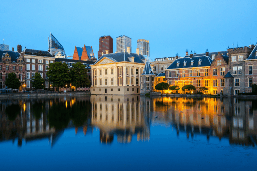 The Hague: First Discovery Walk and Reading Walking Tour