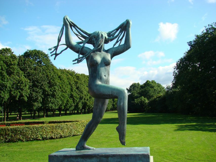 The Vigeland Park in Oslo: Insta-Perfect Walk With a Local