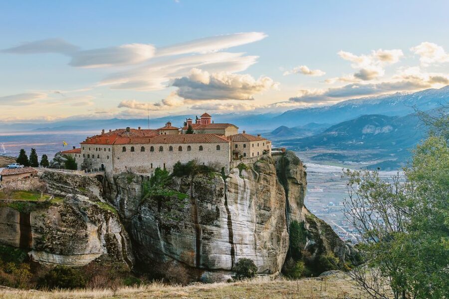 Thessaloniki: Full-Day Bus Trip to Meteora