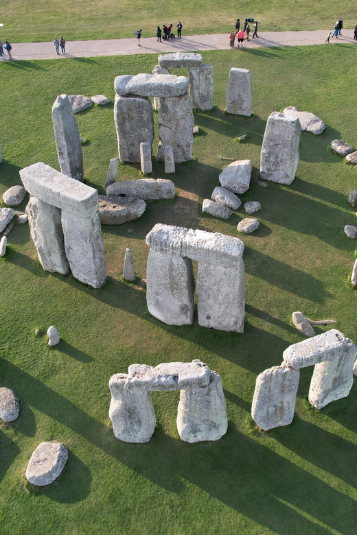 To/ From Southampton Cruise Port to Gatwick via Stonehenge