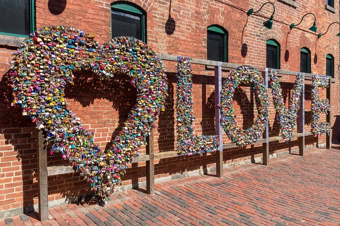 Toronto Distillery District: Finest Whisky Quest Experience