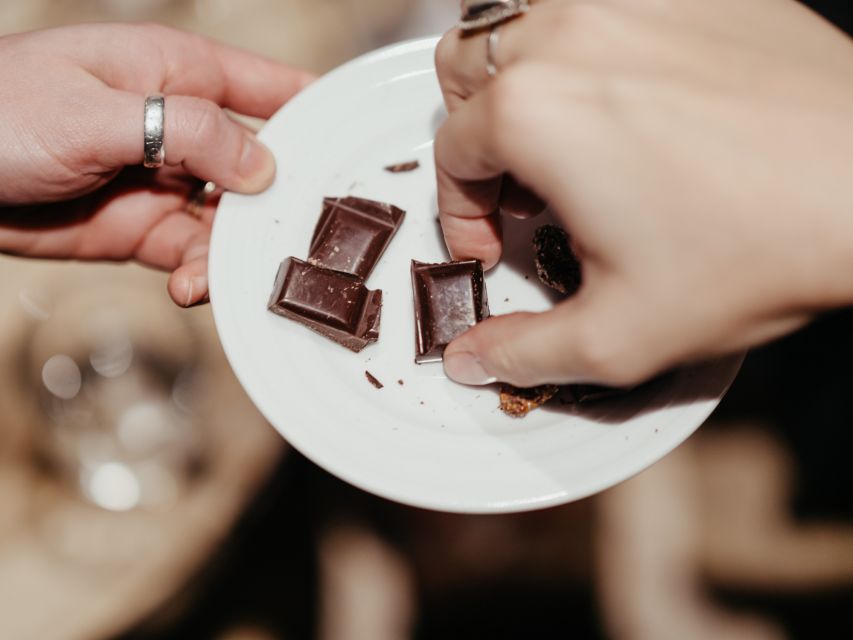 Toulouse: Guided Walking Tour With Gourmet Sweets Tastings