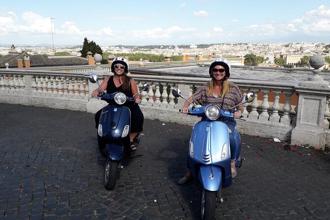 Tour by Vespa