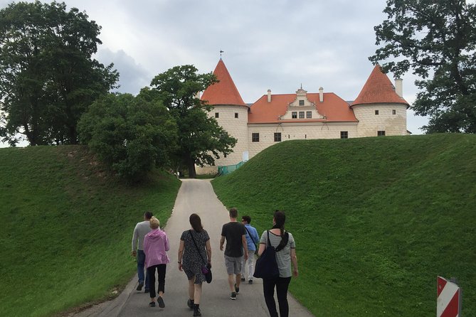 Tour From Vilnius – Riga via the Hill of Crosses, Rundale, Bauska