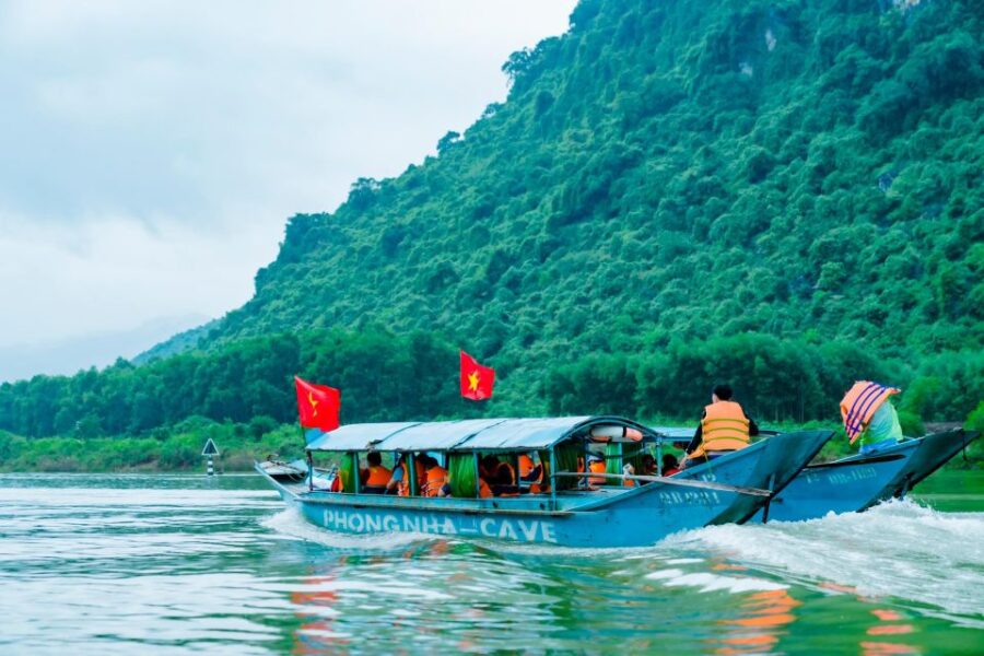 Tour Phong Nha-Ke Bang National Park 2 Days 1 Night
