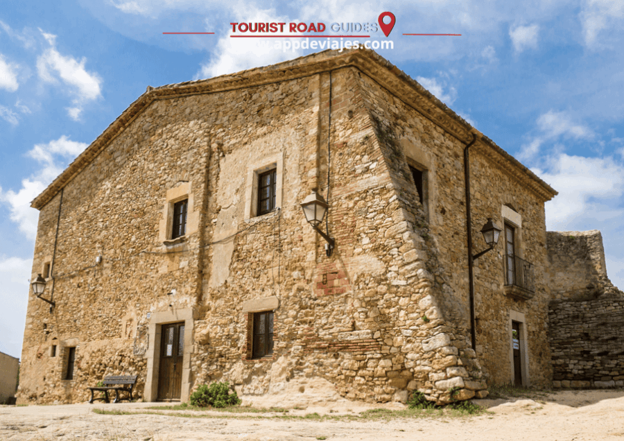 Tour Private Medieval Villages & Dinner at Sea