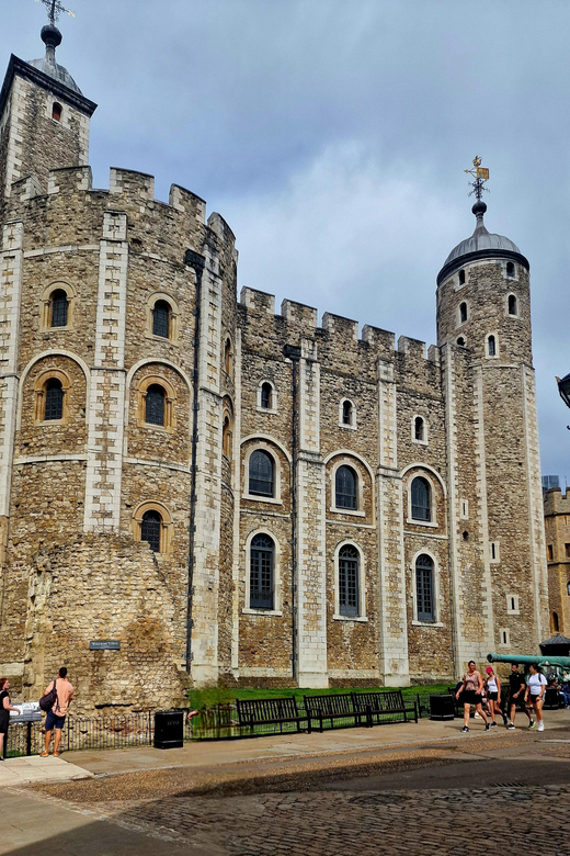 Tower of London Crown Jewels & Royal History of England - Iconic Tower of London