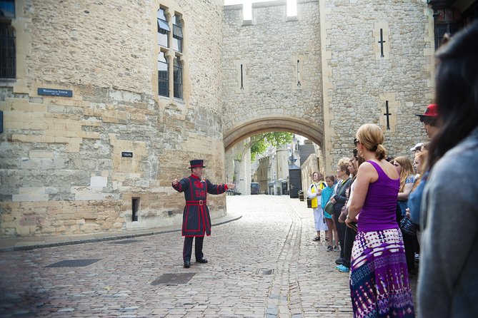 Tower of London Tour With a Beefeater Private Meet & Greet - Tour Overview and Highlights