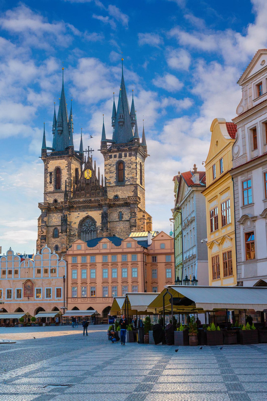 Transfer From Vienna to Prague With English-Speaking Driver