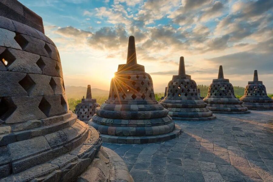 Transportation Borobudur & Prambanan Temple From Yogyakarta