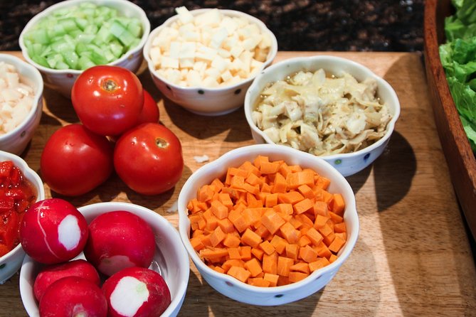 Traveling Spoon Chicago-Style Deep Dish Pizza Private Online Cooking Class - Class Overview