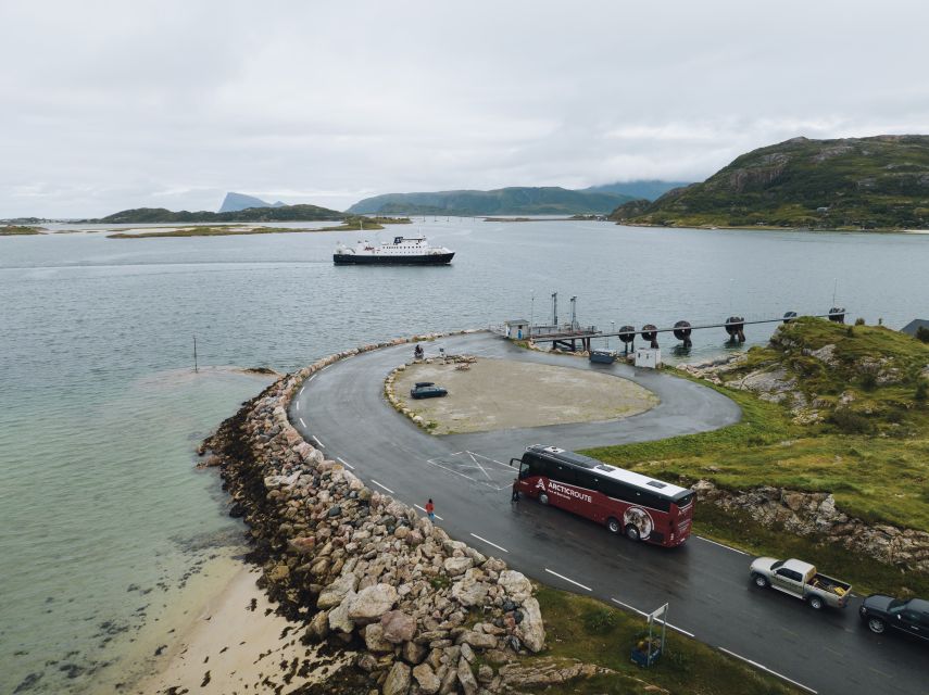 Tromsø: 1-Way Bus and Ferry Transfer To/From Lofoten