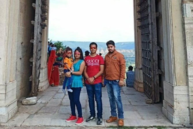 Udaipur Sightseeing Tour By Car With Guide