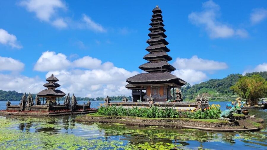 Ulundanu Temple, Handara Gate, Jatiluwih & Tanah Lot Tour