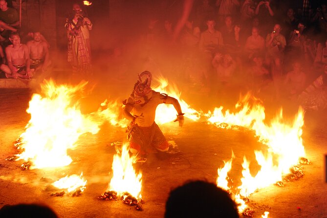 Uluwatu Sunset, Kecak Dance & Lobster Dinner - All Inclusive - Sunset at Uluwatu Temple