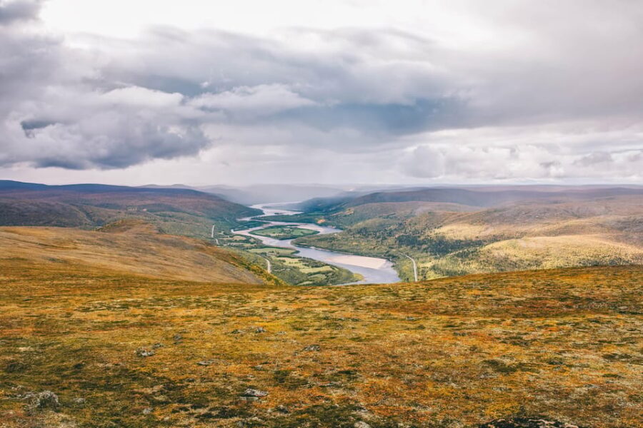 Utsjoki: Guided Hike to Nearby Fells