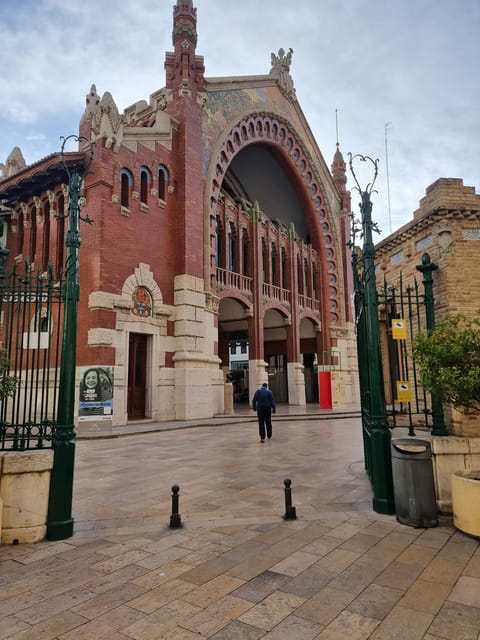 Valencia: Bike Tour of the Emblematic Sites of Valencia 25€