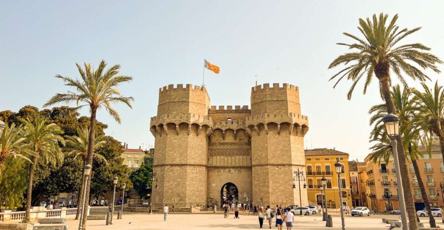 Valencia: City Bike Tour