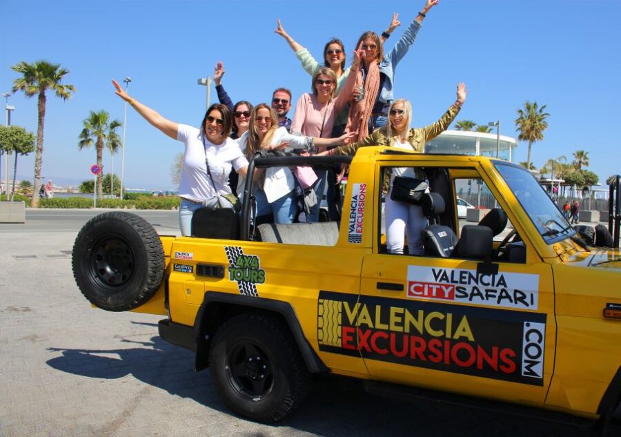 Valencia: City Highlights Tour in Jeep With Snacks & Drinks