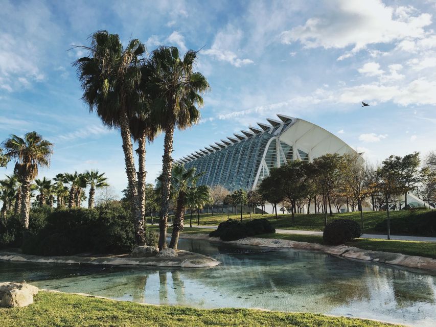 Valencia: Express Walk With a Local in 60 Minutes