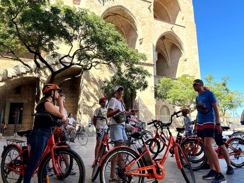 Valencia: Highlights 2.5-Hour City Tour by E-Bike With Guide