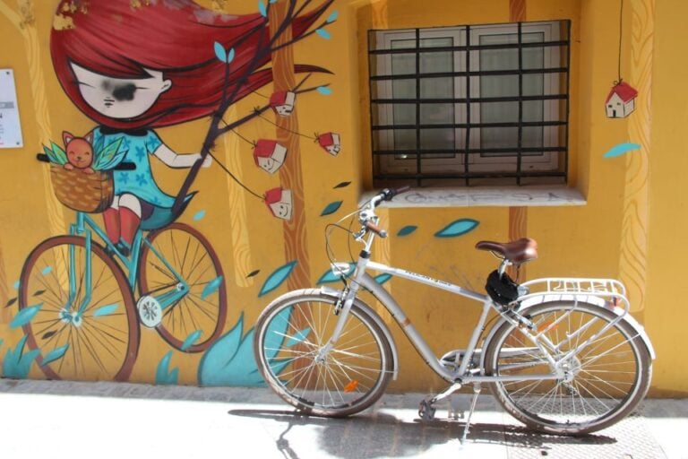 Valencia: Private City Tour on Bicycle, E-Bike or E-Step