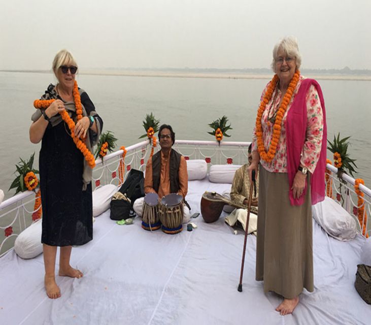 Varanasi: Maharaja Boat Ride and Dinner