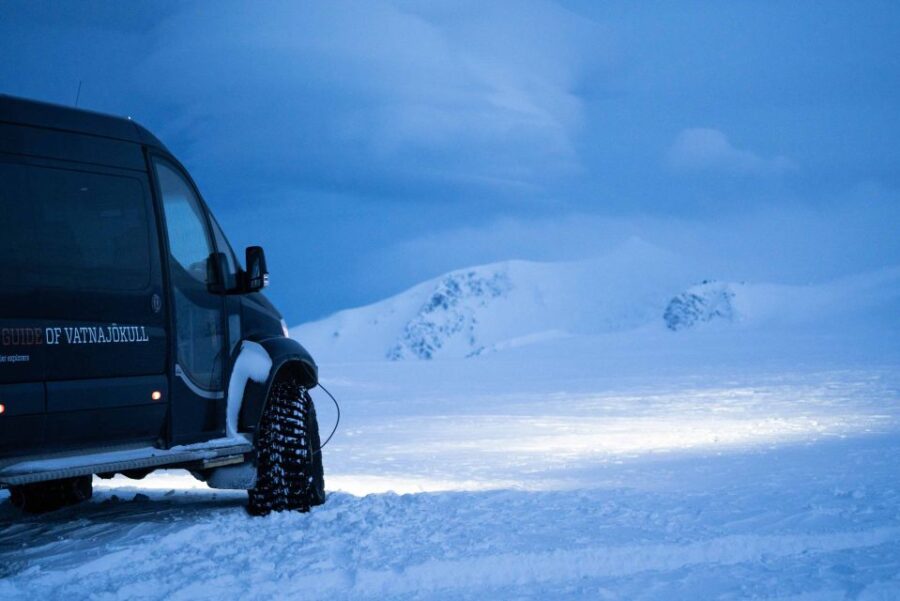 Vatnajökull Glacier: Ice Cave Discovery Group Tour