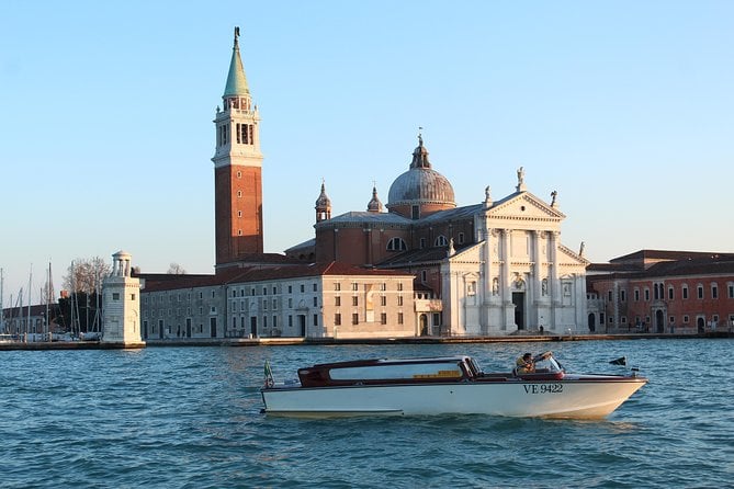 Venice Private Arrival Transfer by Water Taxi: Cruise Port to Central Venice