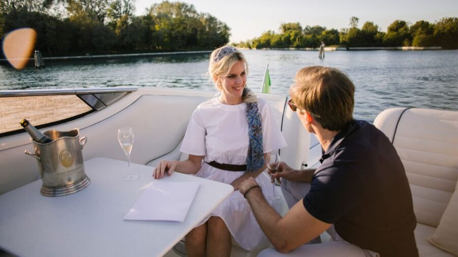 Venice: Private Yacht Tour and Glass Blowing Demonstration