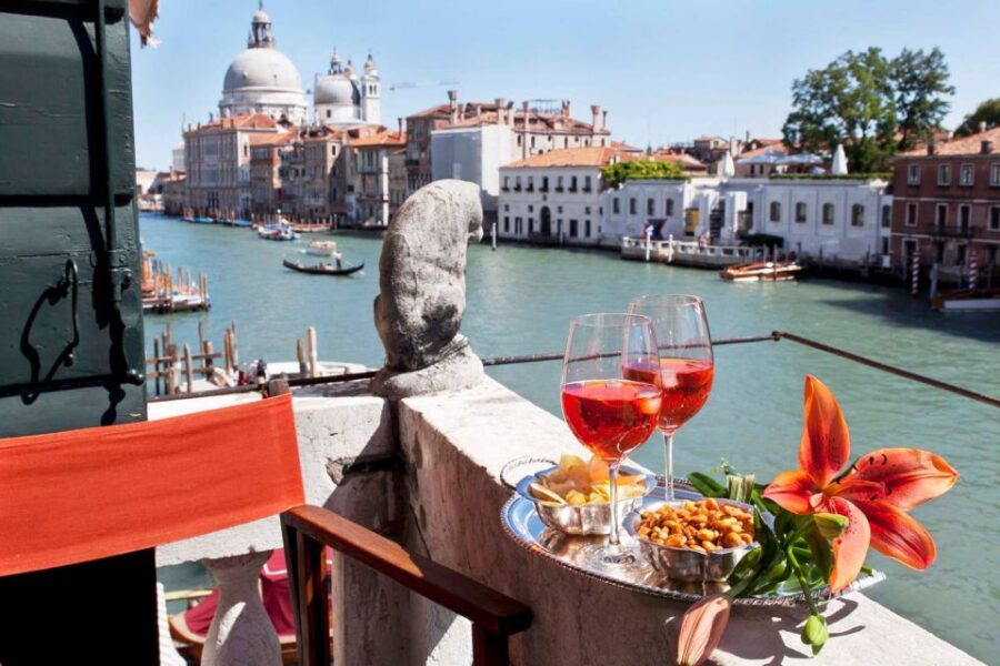 Venice: Romantic Palace Dinner and Private Gondola Ride - Overview and Pricing