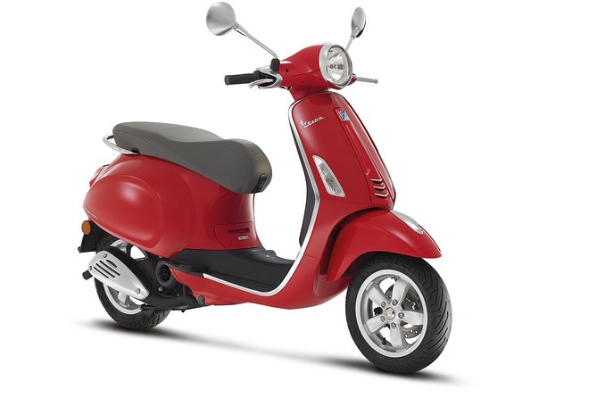 Vespa Primavera 125 Cc Rental in Rome