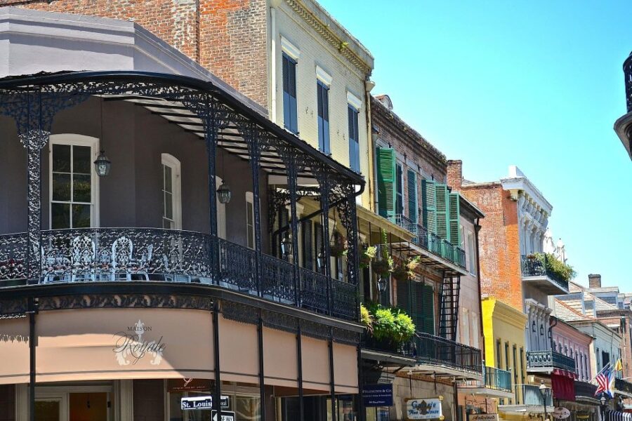 Vibrant Vistas: Upper French Quarter Walking Tour