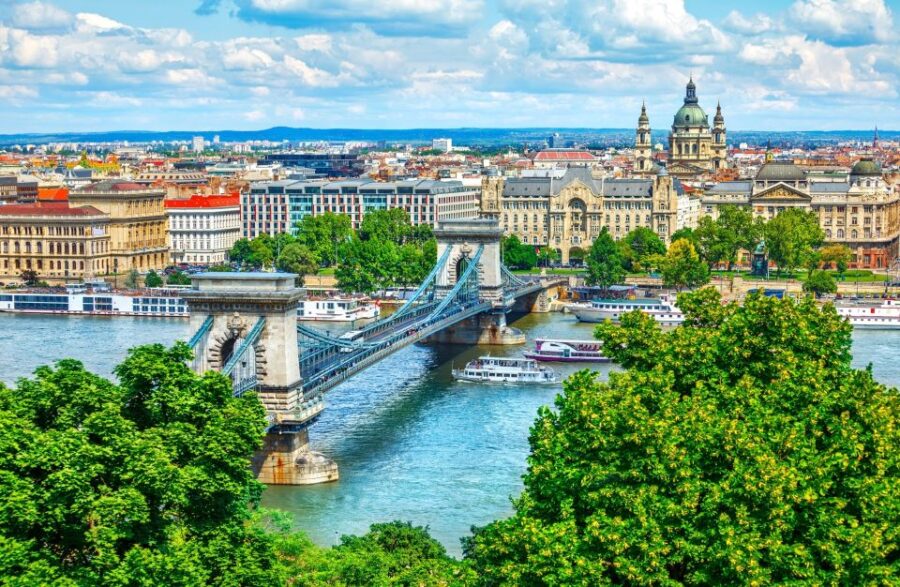 Vienna: Budapest Day Trip - Duration and Cancellation