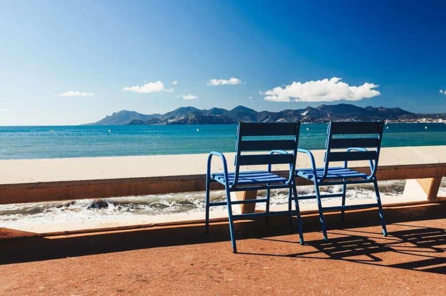 Visit Saint Paul De Vence, Antibes & Cannes: 7h Tour