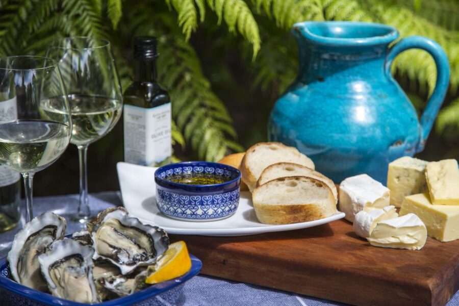 Waiheke Island Gourmet Food and Wine Tour With Platter Lunch
