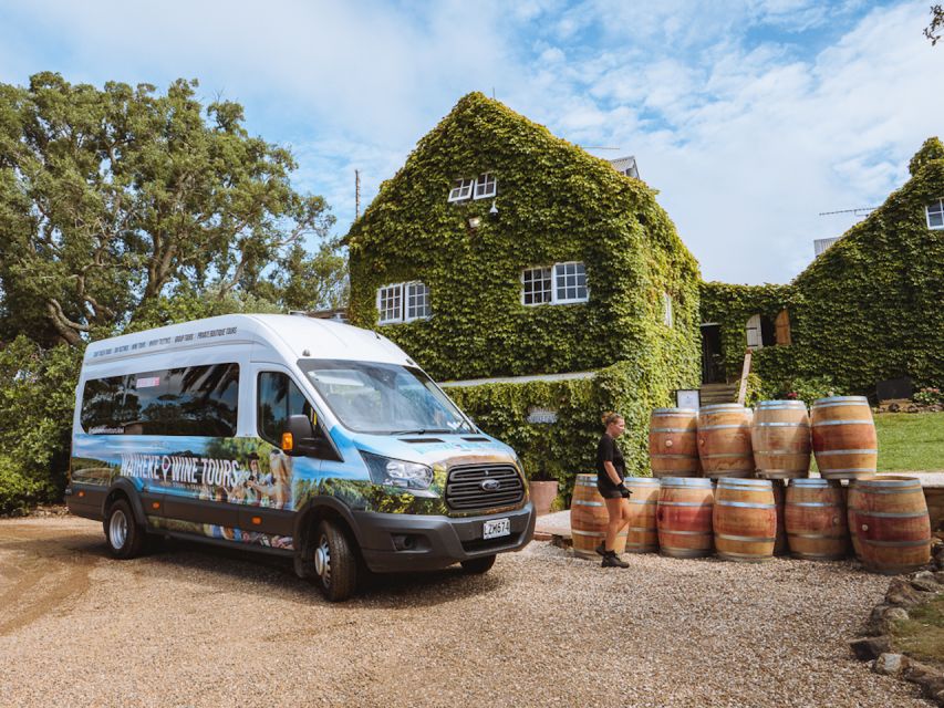 Waiheke Island: Scenic Wine Tour Tasting Wines on Waiheke