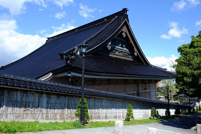 Walk Around Hakodate’s Hidden Spots Guided by Local Residents