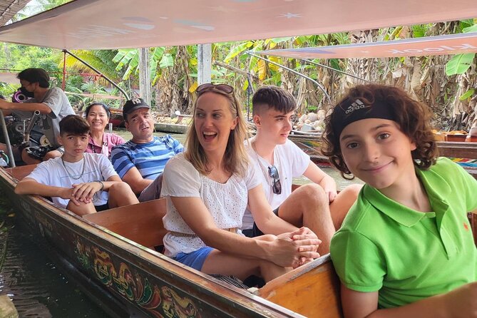 Wheelchair & Luxury Tour to Floating & Railway Markets - Accessibility Options
