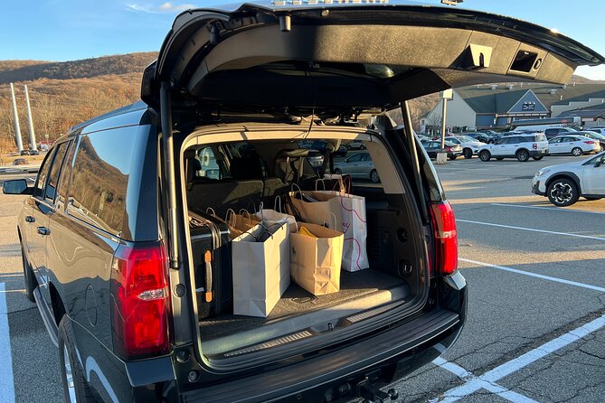 Woodbury Common Premium Outlet Shopping Private Day Trip by SUV From NYC
