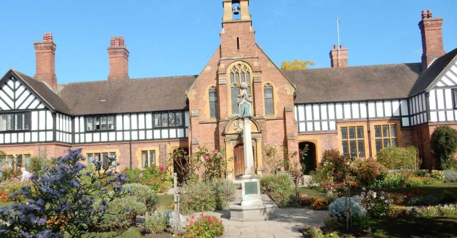 Worcester: Quirky Self-Guided Smartphone Heritage Walks