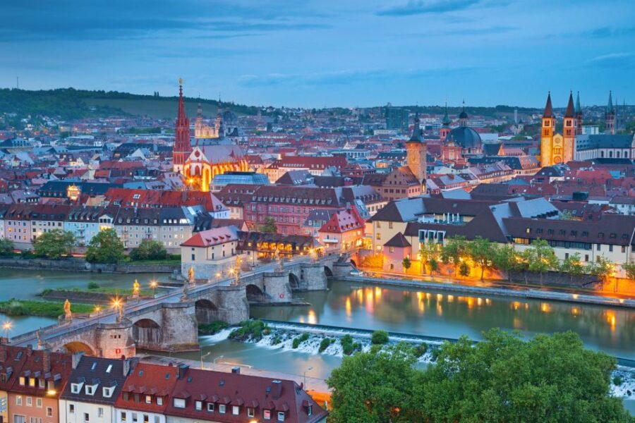 Würzburg: First Discovery Walk and Reading Walking Tour