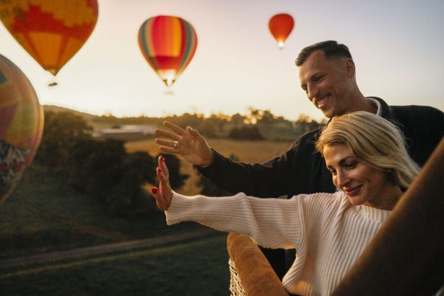 Yarra Valley: Hot Air Balloon With Breakfast & CBD Transfers