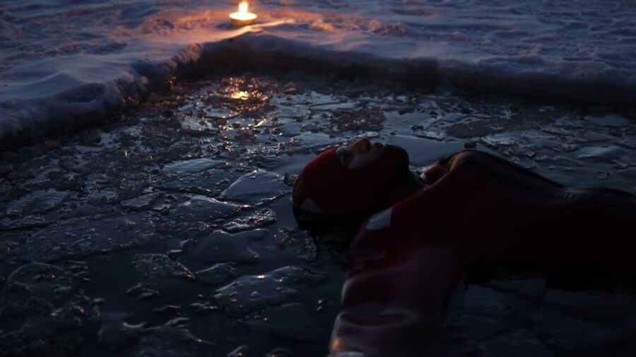 Ylläs: Northern Lights Ice-Floating Experience With Transfer