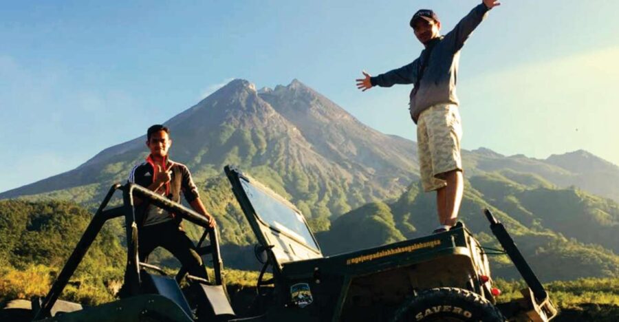 Yogyakarta Instagram Tour: Volcano, Jungle Swing & Waterfall