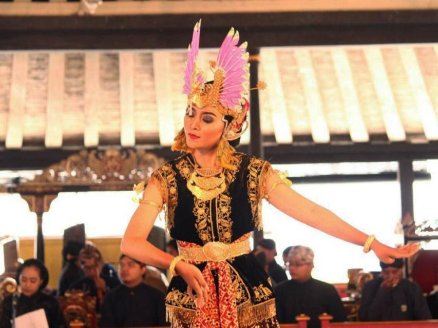 Yogyakarta: Sultans Palace and Water Castle Walking Tour - Tour Overview and Details