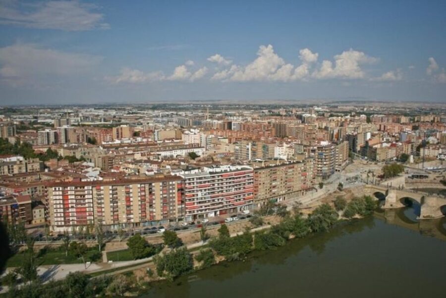 Zaragoza : Must-See Attractions Private Walking Tour