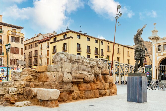 Zaragoza Scavenger Hunt and Sights Self-Guided Tour